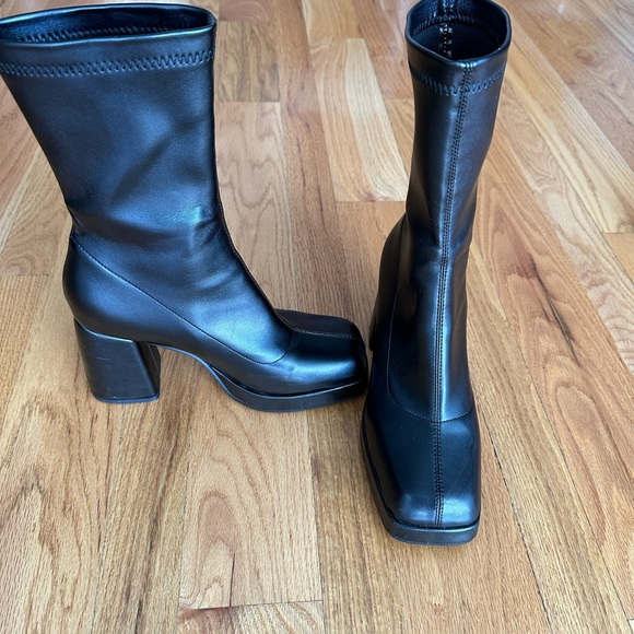 SOLD ASOS design Evelyn High-Heeled Platform Boots - Picture 5 of 10